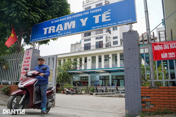 Người Hà Nội lần đầu trải nghiệm "đến trạm y tế khám bác sĩ tuyến trên"- Ảnh 13.