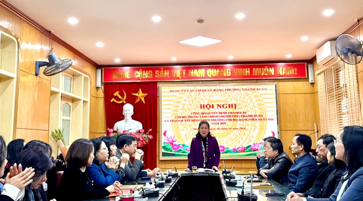 Đảng ủy Các cơ quan Đảng phường Thanh Xuân: thành lập Chi bộ Trung tâm Chính trị phường và khen thưởng các tập thể, cá nhân xuất sắc năm 2025- Ảnh 1.