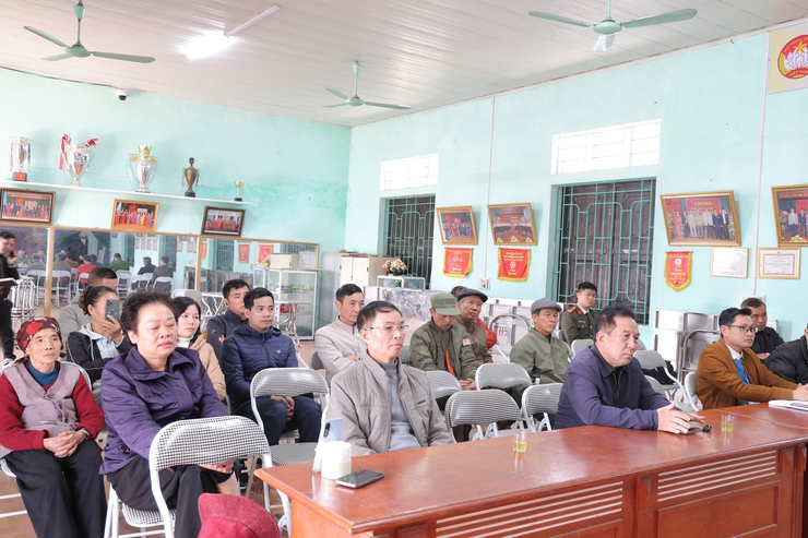 Ủy ban nhân dân xã Phú Nghĩa tổ chức hội nghị tuyên truyền, vận động các hộ gia đình, các nhân sử dụng đất thu hồi thực hiện “Dự án cải tạo, nâng cấp Quốc lộ 6 đoạn Ba La – Xuân Mai”- Ảnh 2.