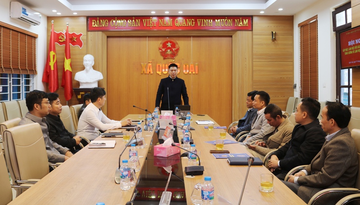 UBND XÃ QUỐC OAI TỔ CHỨC HỘI NGHỊ TIẾP NHẬN, TRAO QUYẾT ĐỊNH TĂNG CƯỜNG VIÊN CHỨC LĨNH VỰC ĐẤT ĐAI- Ảnh 1.