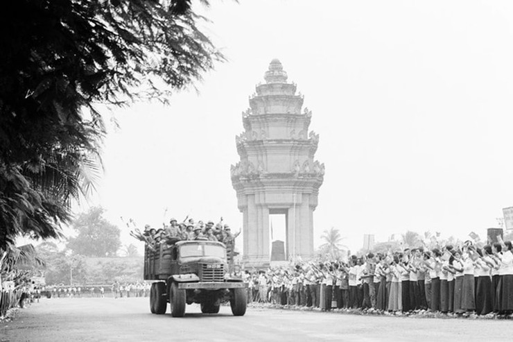 Kỷ niệm 47 năm Chiến thắng chiến tranh bảo vệ biên giới Tây Nam (7/1/1979 - 7/1/2026): Chiến thắng của chính nghĩa và tình đoàn kết quốc tế- Ảnh 1.