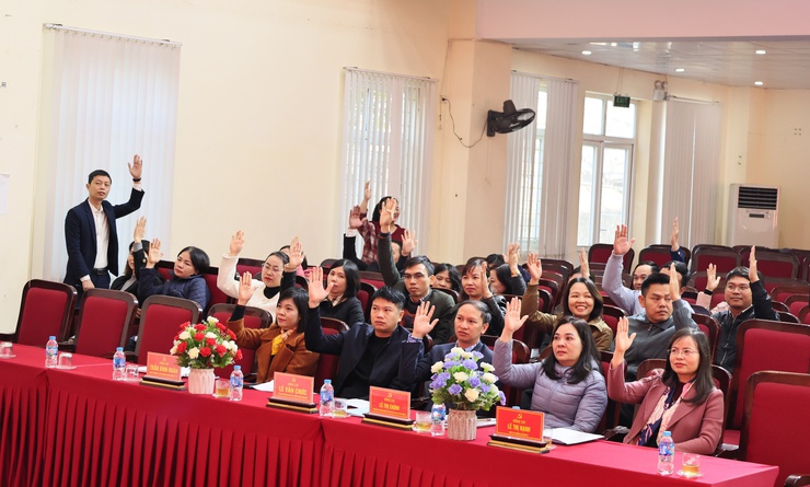 Xã Quảng Bị tổ chức Hội nghị lấy ý kiến cử tri nơi công tác đối với người được các cơ quan giới thiệu ứng cử đại biểu HĐND xã nhiệm kỳ 2026 - 2031- Ảnh 2.