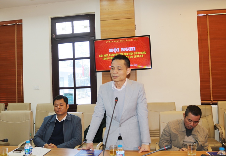 UBND XÃ QUỐC OAI TỔ CHỨC HỘI NGHỊ TIẾP NHẬN, TRAO QUYẾT ĐỊNH TĂNG CƯỜNG VIÊN CHỨC LĨNH VỰC ĐẤT ĐAI- Ảnh 8.