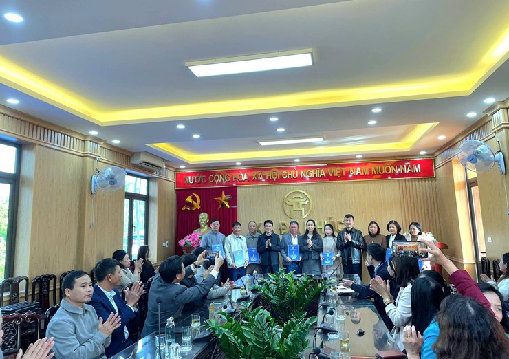 XÃ ĐA PHÚC - CÔNG BỐ VÀ TRAO QUYẾT ĐỊNH VỀ CÔNG TÁC CÁN BỘ- Ảnh 3.