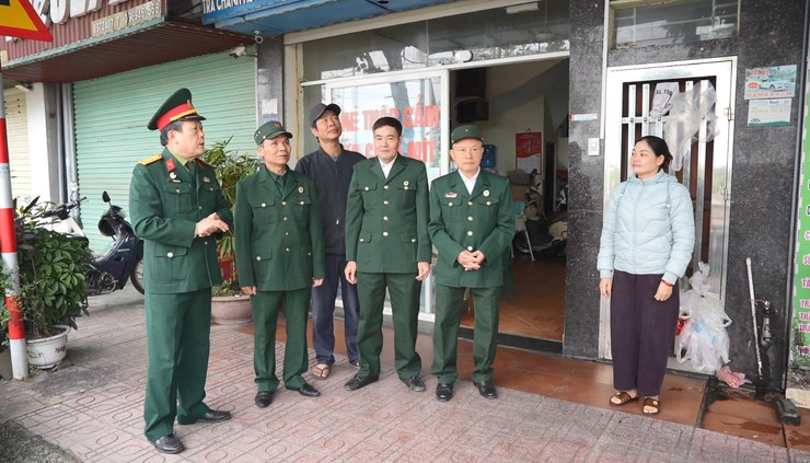Xã Dương Hoà ra quân giải toả hành lang an toàn giao thông, lập lại trật tự kỷ cương, văn minh đô thị- Ảnh 3.