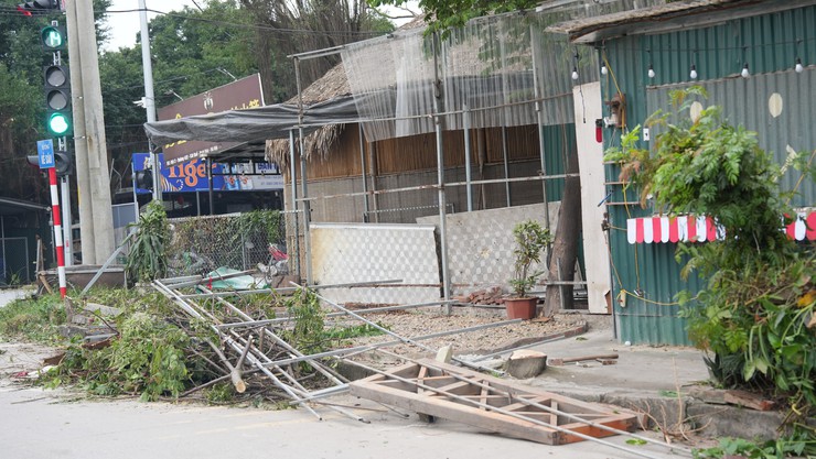 Xã Dương Hoà ra quân giải toả hành lang an toàn giao thông, lập lại trật tự kỷ cương, văn minh đô thị- Ảnh 7.