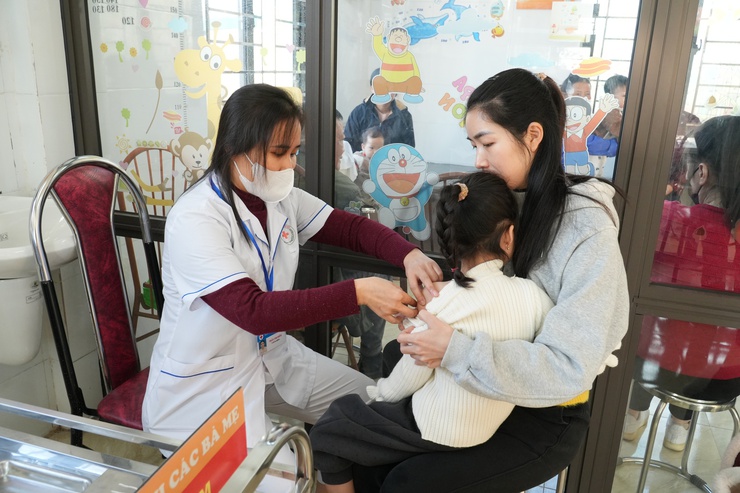 Kiểm tra thực tế công tác tiêm chủng mở rộng và khám chữa bệnh định kỳ- Ảnh 5.