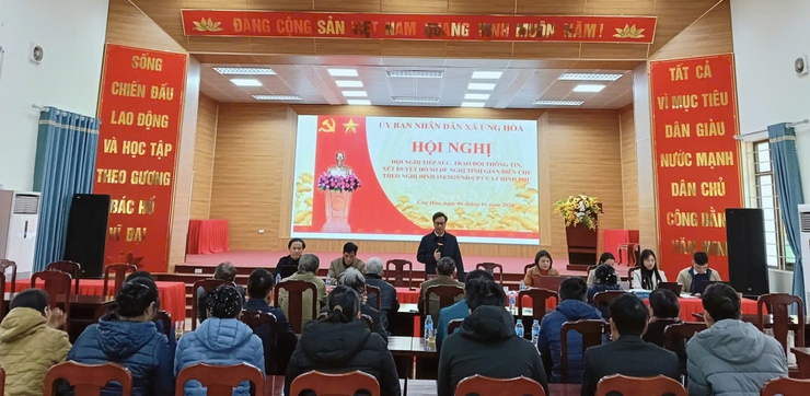 UBND XÃ ỨNG HÒA TỔ CHỨC HỘI NGHỊ XÉT DUYỆT HỒ SƠ TINH GIẢN BIÊN CHẾ THEO NGHỊ ĐỊNH 154/2025/NĐ-CP- Ảnh 1.