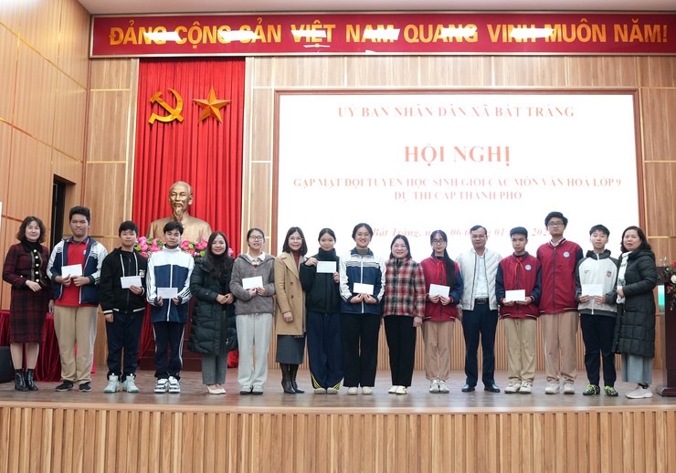 UBND xã Bát Tràng gặp mặt, động viên đội tuyển học sinh giỏi lớp 9 dự thi cấp Thành phố- Ảnh 4.