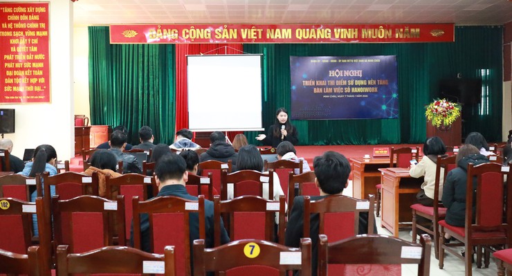 Minh Châu triển khai thí điểm "Bàn làm việc số HanoiWork" – thống nhất một kênh trao đổi công vụ an toàn, minh bạch- Ảnh 3.