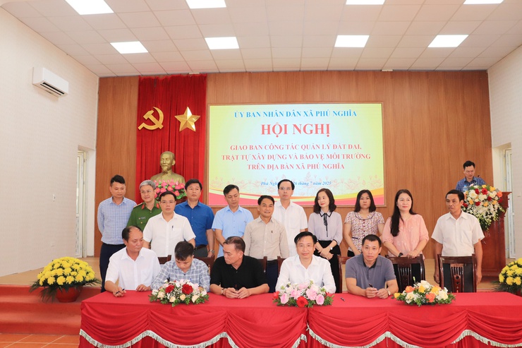 Phú Nghĩa tiếp tục đẩy mạnh thực hiện công tác quản lý đất đai, trật tự xây dựng, bảo vệ môi trường- Ảnh 1.
