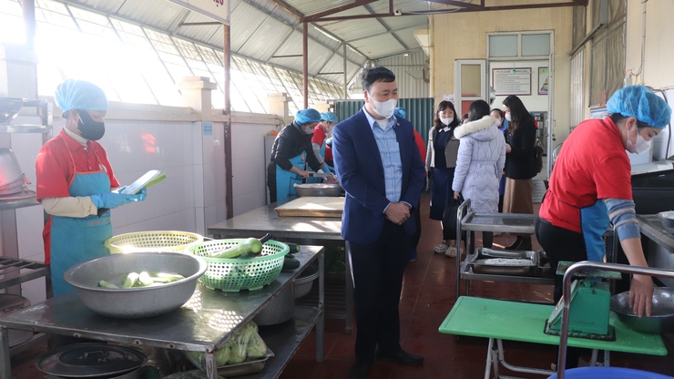 
PHÚ XUYÊN TĂNG CƯỜNG KIỂM TRA CÔNG TÁC AN TOÀN THỰC PHẨM DỊP TẾT, VÀ LỄ HỘI XUÂN NĂM  2026
- Ảnh 1.