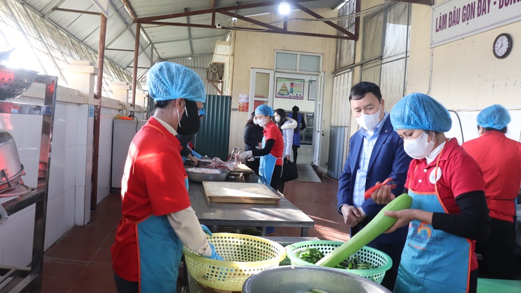 
PHÚ XUYÊN TĂNG CƯỜNG KIỂM TRA CÔNG TÁC AN TOÀN THỰC PHẨM DỊP TẾT, VÀ LỄ HỘI XUÂN NĂM  2026
- Ảnh 2.