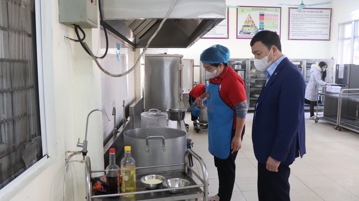 
PHÚ XUYÊN TĂNG CƯỜNG KIỂM TRA CÔNG TÁC AN TOÀN THỰC PHẨM DỊP TẾT, VÀ LỄ HỘI XUÂN NĂM  2026
- Ảnh 9.