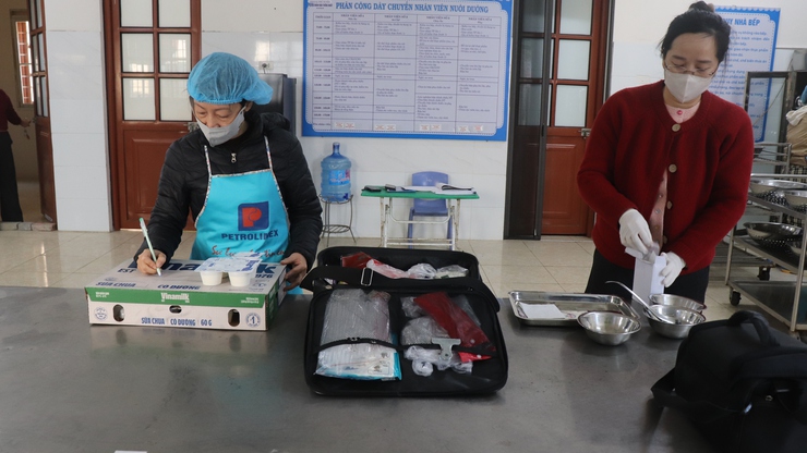 
PHÚ XUYÊN TĂNG CƯỜNG KIỂM TRA CÔNG TÁC AN TOÀN THỰC PHẨM DỊP TẾT, VÀ LỄ HỘI XUÂN NĂM  2026
- Ảnh 6.