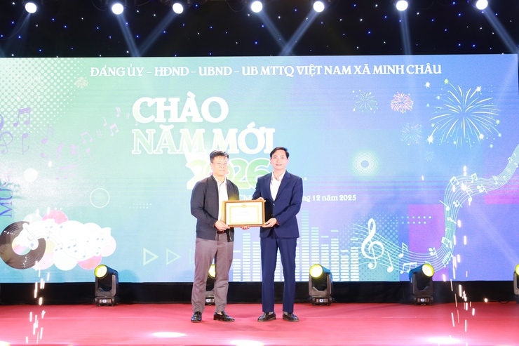 Xã Minh Châu tổ chức giao lưu văn nghệ và bắn pháo hoa chào mừng năm mới 2026- Ảnh 4.