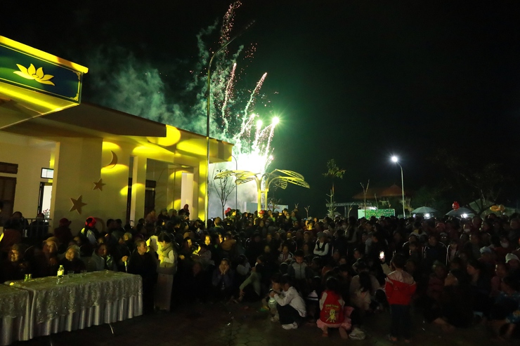 Xã Minh Châu tổ chức giao lưu văn nghệ và bắn pháo hoa chào mừng năm mới 2026- Ảnh 11.