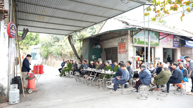 Diễn tập PCCC và cứu hộ cứu nạn, vận hành máy bơm chữa cháy tại thôn Minh Hoà 1 xã Dương Hoà- Ảnh 2.