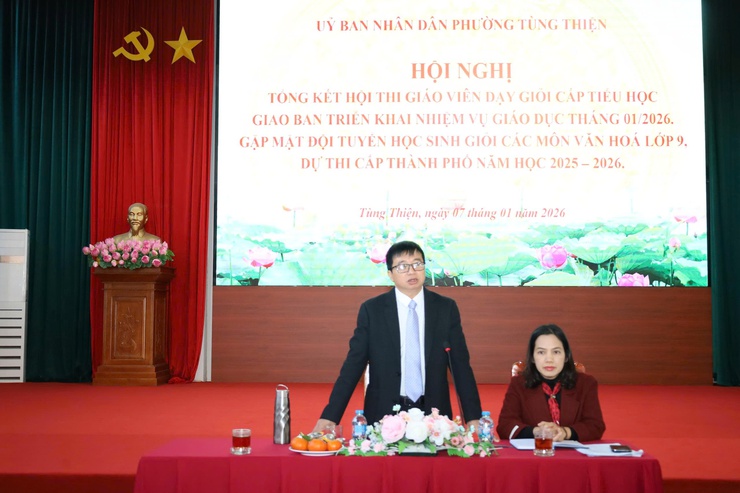 Hội nghị tổng kết Hội thi giáo viên dạy giỏi cấp Tiểu học, gặp mặt đội tuyển học sinh giỏi các môn văn hoá lớp 9 dự thi cấp Thành phố- Ảnh 2.