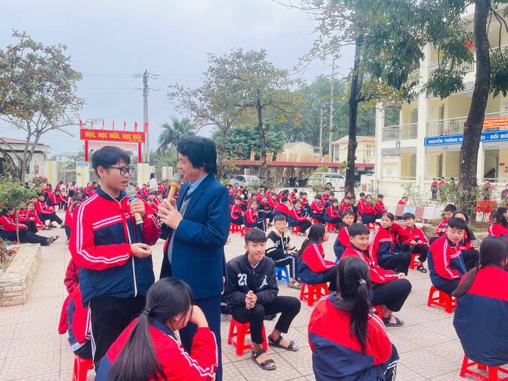 TRƯỜNG THCS NGUYỄN ĐỨC LƯỢNG TỔ CHỨC HOẠT ĐỘNG TRẢI NGHIỆM, HƯỚNG NGHIỆP
"KHƠI NGUỒN ĐỘNG LỰC – NUÔI DƯỠNG ƯỚC MƠ, KIẾN TẠO TƯƠNG LAI"- Ảnh 2.