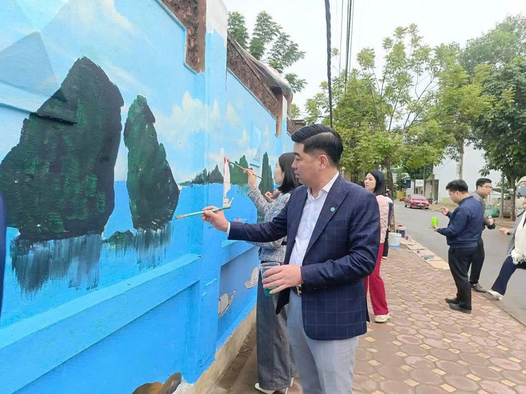 XÃ HÒA LẠC PHÁT ĐỘNG TRIỂN KHAI TRANH TƯỜNG BÍCH HỌA, CHỈNH TRANG CẢNH QUAN MÔI TRƯỜNG TẠI TRƯỜNG THCS THẠCH HÒA- Ảnh 2.