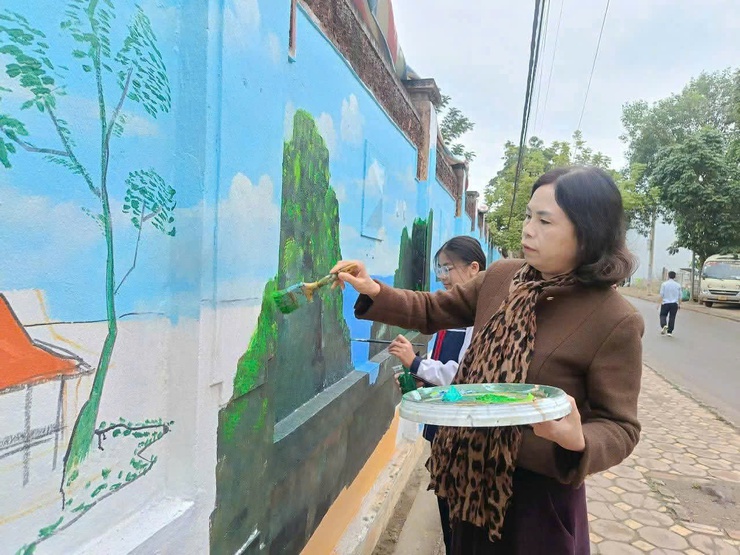 XÃ HÒA LẠC PHÁT ĐỘNG TRIỂN KHAI TRANH TƯỜNG BÍCH HỌA, CHỈNH TRANG CẢNH QUAN MÔI TRƯỜNG TẠI TRƯỜNG THCS THẠCH HÒA- Ảnh 4.