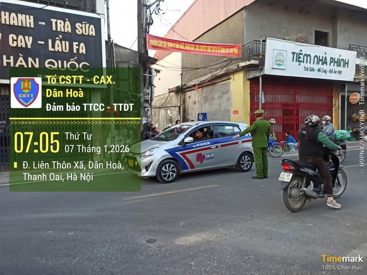 CÔNG AN XÃ DÂN HÒA RA QUÂN CAO ĐIỂM KHẮC PHỤC ÙN TẮC GIAO THÔNG TẠI CÁC ĐIỂM NÓNG- Ảnh 1.