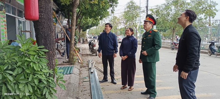Xã Dương Hoà ra quân giải toả hành lang an toàn giao thông, lập lại trật tự kỷ cương, văn minh đô thị- Ảnh 2.
