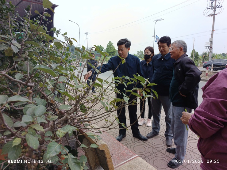 Xã Dương Hoà ra quân giải toả hành lang an toàn giao thông, lập lại trật tự kỷ cương, văn minh đô thị- Ảnh 1.