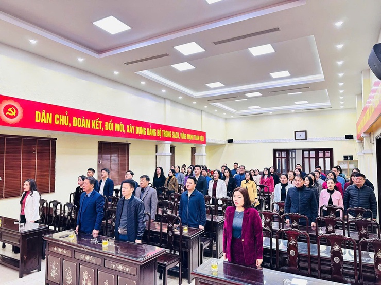 ĐẢNG ỦY-HĐND-UBND-UBMTTQ XÃ SÓC SƠN TỔ CHỨC LỄ CHÀO CỜ THÁNG 01/2026 – MỞ RA MỘT NĂM MỚI VỚI NHIỀU KỲ VỌNG- Ảnh 1.