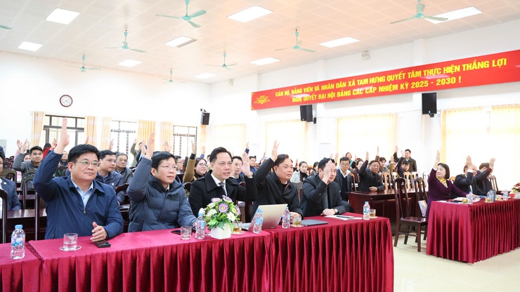 Xã Tam Hưng tổ chức hội nghị lấy ý kiến cử tri nơi công tác đối với người được dự kiến giới thiệu ứng cử Đại biểu HĐND các cấp nhiệm kỳ 2026-2031- Ảnh 2.