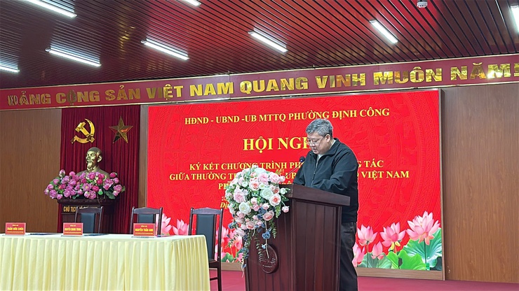 PHƯỜNG ĐỊNH CÔNG: QUYẾT TÂM THỰC HIỆN THẮNG LỢI NHIỆM VỤ CHÍNH TRỊ VÀ KÝ KẾT CHƯƠNG TRÌNH PHỐI HỢP NĂM 2026- Ảnh 1.