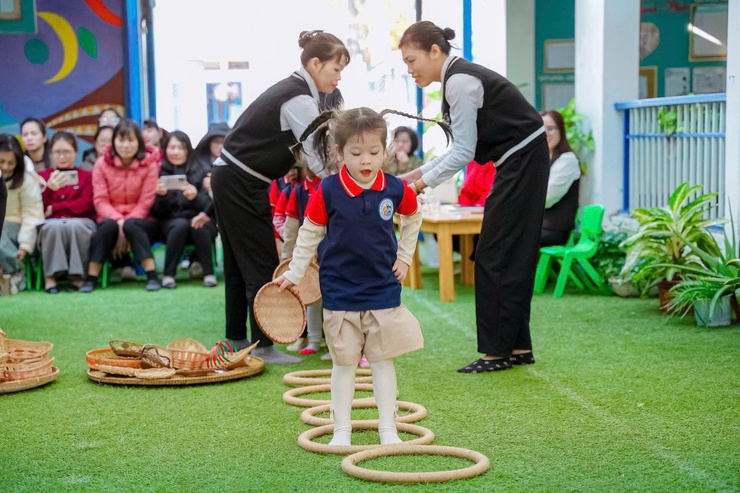 Xã Nam Phù tổ chức kiến tập chuyên đề “Xây dựng môi trường lấy trẻ làm trung tâm” tại Trường Mầm non B Vạn Phúc- Ảnh 20.