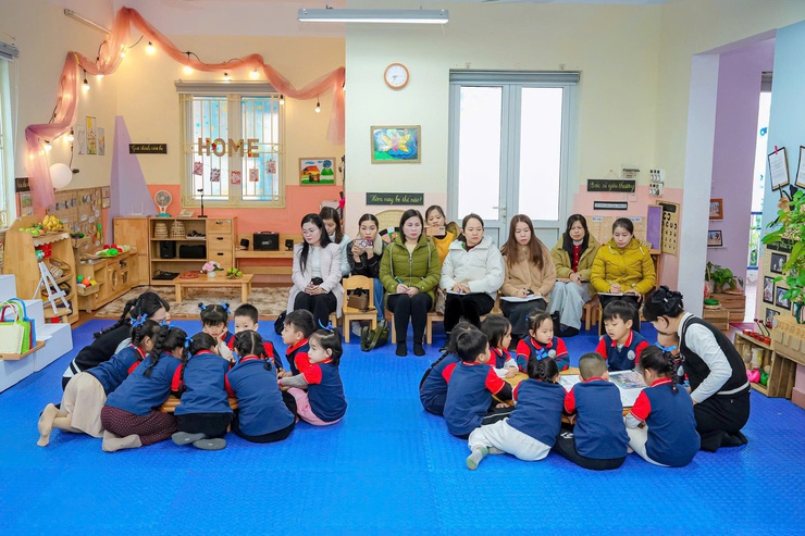 Xã Nam Phù tổ chức kiến tập chuyên đề “Xây dựng môi trường lấy trẻ làm trung tâm” tại Trường Mầm non B Vạn Phúc- Ảnh 7.