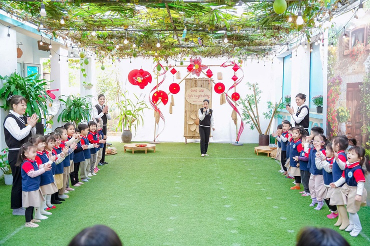 Xã Nam Phù tổ chức kiến tập chuyên đề “Xây dựng môi trường lấy trẻ làm trung tâm” tại Trường Mầm non B Vạn Phúc- Ảnh 2.