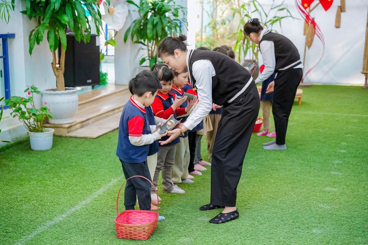 Xã Nam Phù tổ chức kiến tập chuyên đề “Xây dựng môi trường lấy trẻ làm trung tâm” tại Trường Mầm non B Vạn Phúc- Ảnh 19.