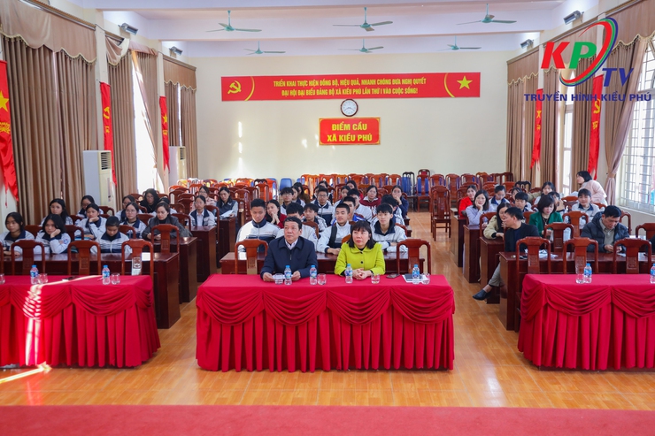 Xã Kiều Phú gặp gỡ, động viên các em học sinh lớp 9 tham dự kỳ thi học sinh giỏi cấp Thành phố năm học 2025 – 2026- Ảnh 1.