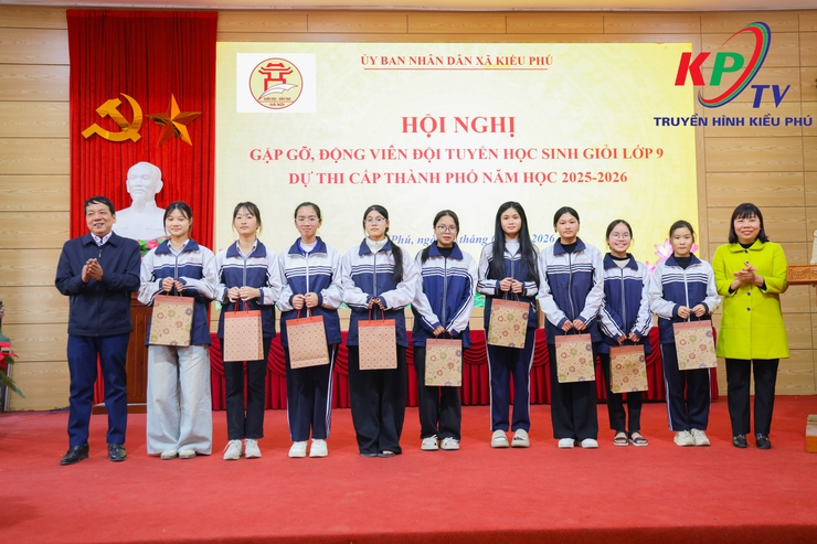 Xã Kiều Phú gặp gỡ, động viên các em học sinh lớp 9 tham dự kỳ thi học sinh giỏi cấp Thành phố năm học 2025 – 2026- Ảnh 7.