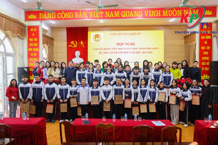 Xã Kiều Phú gặp gỡ, động viên các em học sinh lớp 9 tham dự kỳ thi học sinh giỏi cấp Thành phố năm học 2025 – 2026- Ảnh 8.