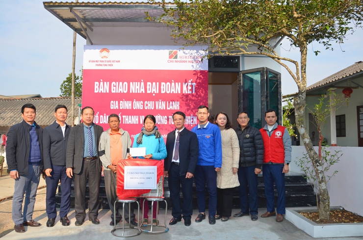 Ấm tình những ngôi nhà Đại đoàn kết tại phường Tùng Thiện - Ảnh 1.