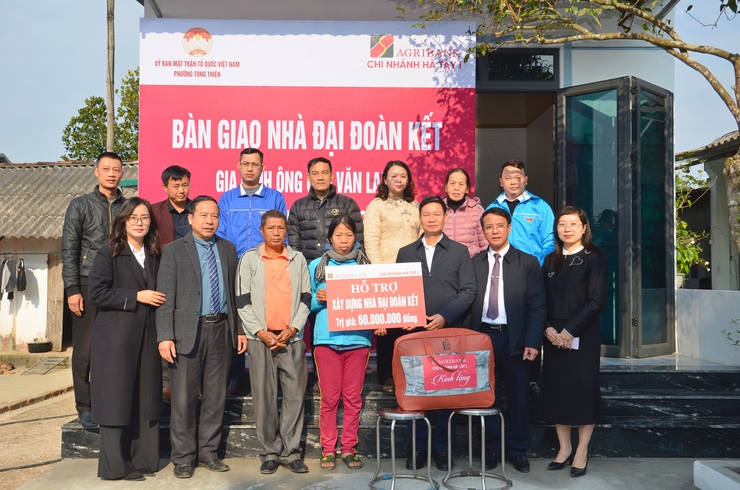 Ấm tình những ngôi nhà Đại đoàn kết tại phường Tùng Thiện - Ảnh 2.