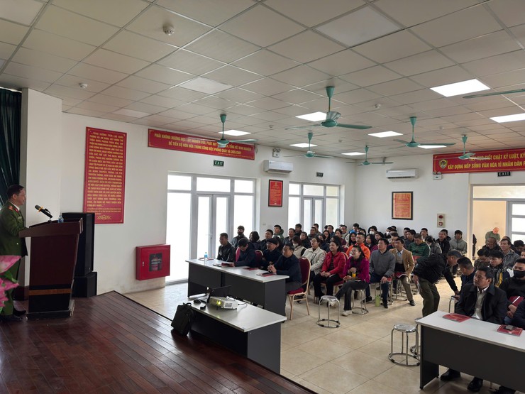 Trang bị “kỹ năng vàng” phòng cháy từ cơ sở- Ảnh 2.