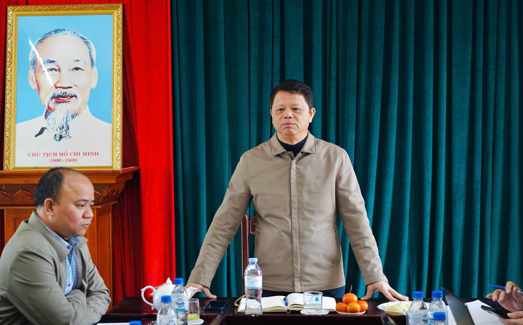 Chủ tịch UBND xã Yên Lãng Lê Văn Khương làm việc với Trung tâm Dịch vụ tổng hợp xã sau khi thành lập- Ảnh 3.