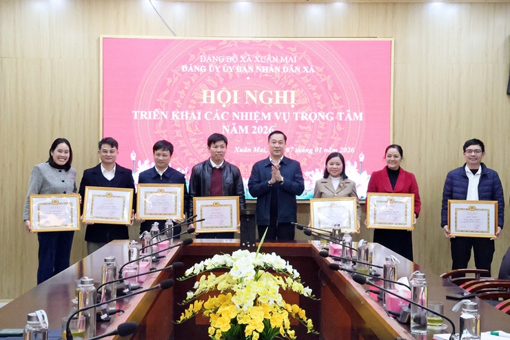 Đảng ủy Ủy ban nhân dân xã Xuân Mai triển khai nhiệm vụ trọng tâm năm 2026
- Ảnh 4.