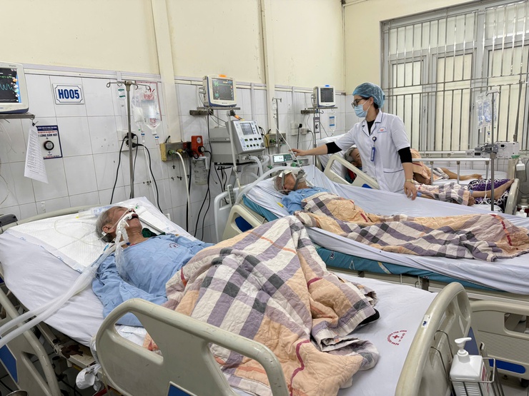 Các đơn vị y tế tăng cường các biện pháp phòng chống rét cho người bệnh và người nhà người bệnh- Ảnh 2.