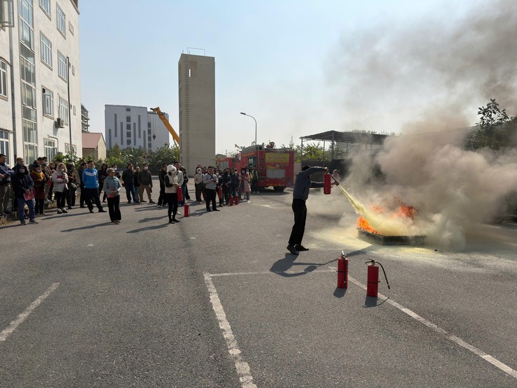 Trang bị “kỹ năng vàng” phòng cháy từ cơ sở- Ảnh 9.