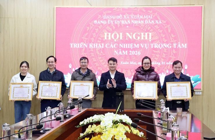 Đảng ủy Ủy ban nhân dân xã Xuân Mai triển khai nhiệm vụ trọng tâm năm 2026
- Ảnh 5.