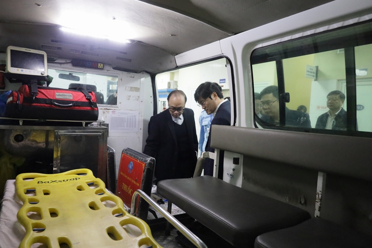 Giám đốc Sở Y tế Hà Nội đến thăm và làm việc tại một số cơ sở y tế trên địa bàn- Ảnh 4.