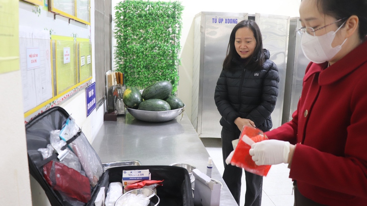     ĐỒNG CHÍ PHÓ CHỦ TỊCH UBND XÃ PHÚ XUYÊN KIỂM TRA ĐỘT XUẤT CÔNG TÁC AN TOÀN THỰC PHẨM DỊP TẾT, VÀ LỄ HỘI XUÂN NĂM  2026- Ảnh 7.