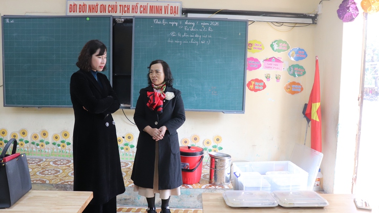     ĐỒNG CHÍ PHÓ CHỦ TỊCH UBND XÃ PHÚ XUYÊN KIỂM TRA ĐỘT XUẤT CÔNG TÁC AN TOÀN THỰC PHẨM DỊP TẾT, VÀ LỄ HỘI XUÂN NĂM  2026- Ảnh 11.